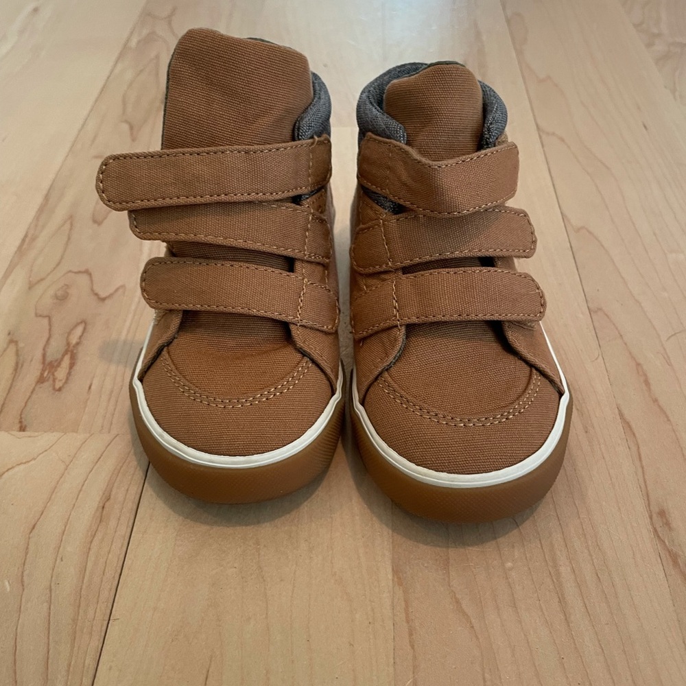 Toddler boy Sneakers // Size 8